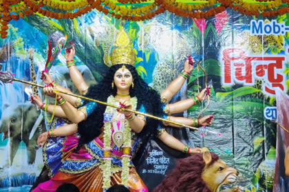 चैती दुर्गा पूजा के अवसर पर मुंगेर में बनारस के तर्ज पर महाआरती का आयोजन