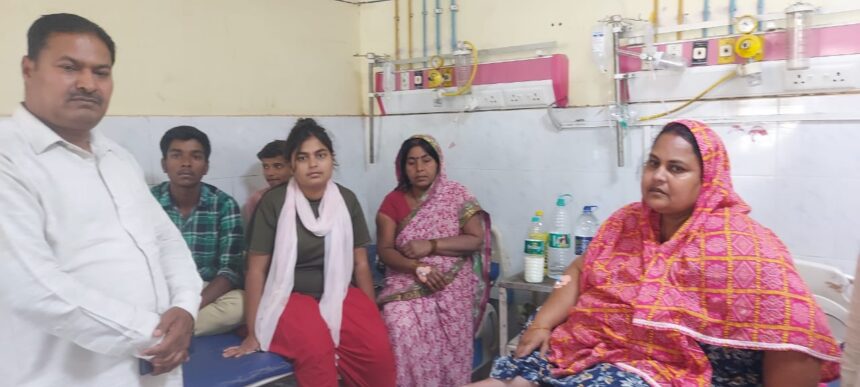 सिंघाड़ी कांड: महिला और बच्चियों पर लाठीचार्ज करने वाले दो पुलिसकर्मी निलंबित, आईजी की कड़ी कार्रवाई