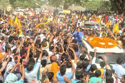 भागलपुर में PK का हुंकार – "नीतीश भ्रष्टाचार के मुखिया हैं, अगली बार बच्चों के लिए वोट दें"