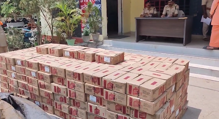 शराबबंदी की उड़ाई धज्जियां! सीवान में पुलिस ने पकड़ा 25 लाख की विदेशी शराब से भरा ट्रक
