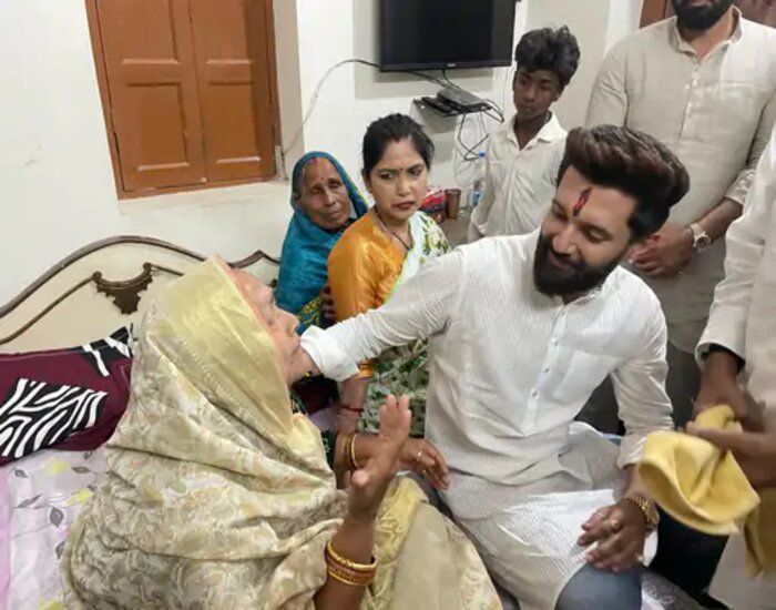चिराग बोले-चाचा के पास बेनामी संपत्ति, पारस ने कहा-दिल्ली तक की प्रॉपर्टी का हो बंटवारा.
