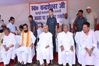 पटना में CM के कार्यक्रम के दौरान हंगामा,पार्क की जमीन को निजी स्कूल को देना का आरोप.