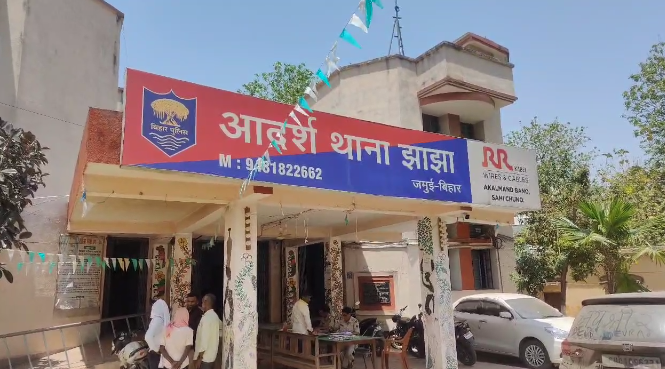 कानून एवं व्यवस्था जिसकी जिमेवारी उसने ही उड़ाई धजिया अवैध बालू खनन और परिवहन में संलिप्त बिहार होमगार्ड का जवान !