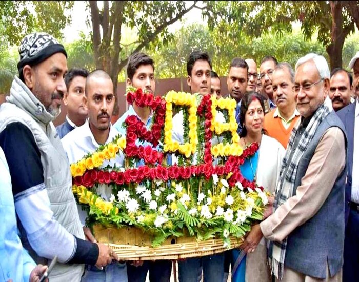 संजीव मुखिया का "पॉलिटिकल कनेक्शन',हमारे दाग अच्छे हैं....