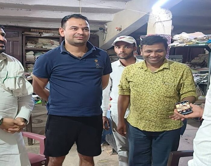 नेता हो तो तेजप्रताप जैसा,आधी रात में पहुँच गये थाने.