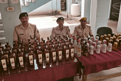 नवादा के वारिसलीगंज में गौशाला से भारी मात्रा में विदेशी शराब बरामद, ट्रेन से लाई गई थी खेप