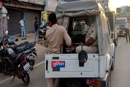 पुलिसवालों ने लूट लिया 1.10 लाख, इस लूटेरी पुलिस से कौन करेगा लोगों की रक्षा.