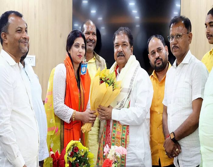 बिहार में दल-बदल तेज ,BJP और RJD के नेताओं ने बदला पाला, बिहार में जोड़तोड़ की राजनीति तेज.