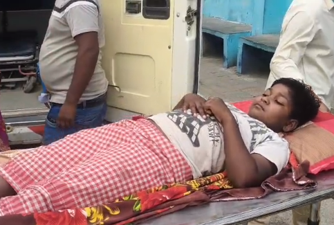 बिहार के बेगूसराय में कुछ लीची तोड़ने पर 6वीं के छात्र को बेरहमी से पीटा