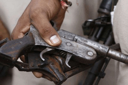 सहरसा में देसी रायफल के साथ युवक गिरफ्तार, आपराधिक वारदात की कर रहा था तैयारी