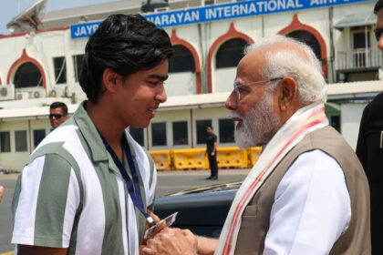 बिहार के 14 वर्षीय स्टार क्रिकेटर वैभव सूर्यवंशी से मिले पीएम मोदी, की जमकर तारीफ.
