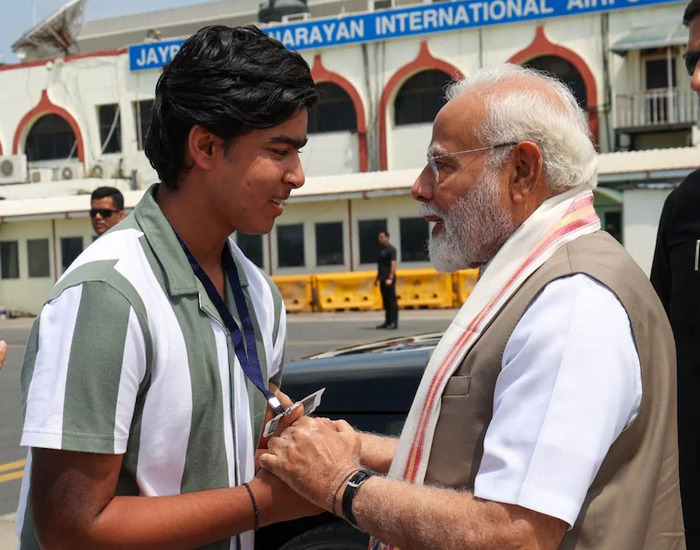 बिहार के 14 वर्षीय स्टार क्रिकेटर वैभव सूर्यवंशी से मिले पीएम मोदी, की जमकर तारीफ.