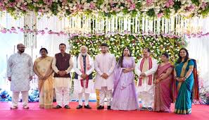 पटना में विजय सिन्हा के बेटे की शादी में पहुंचे पीएम मोदी, वर-वधू को दिया आशीर्वाद