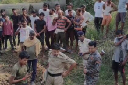 तेज रफ्तार ट्रैक्टर पलटने से युवक की मौत, एक बच्चा गंभीर रूप से घायल