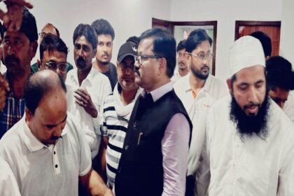 ओवैसी की पार्टी में बवाल, दर्जनों नेताओं ने छोड़ी पार्टी.