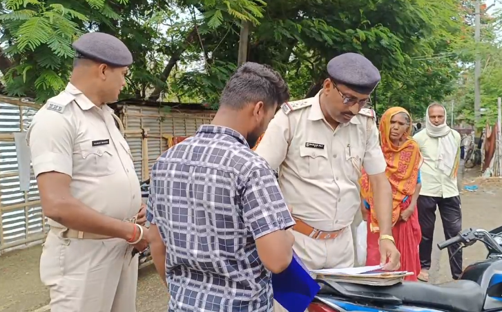 सहरसा में 15 वर्षीय किशोरी की संदिग्ध मौत, दफनाने से पहले पहुंची पुलिस, परिजन शव छोड़कर फरार