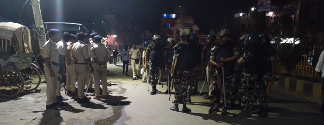 मस्जिद से नमाज़ पढ़कर लौट रहे प्रॉपर्टी डीलर की गोली मारकर हत्या, आक्रोशित भीड़ ने किया सड़क जाम