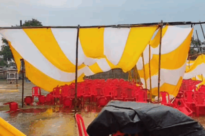 मजदूर दिवस कार्यक्रम में मौसम ने डाला असर, पंडाल गिरने से हुई अफरा-तफरी