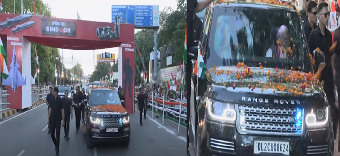 बिहार की राजधानी पटना में प्रधानमंत्री नरेंद्र मोदी का भव्य रोड शो, जनसैलाब ने किया गर्मजोशी से स्वागत
