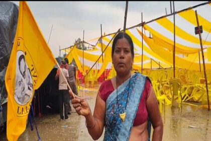 मजदूर दिवस पर जनसुराज की जनसभा में आंधी-बारिश का कहर, गिरा मंच का पंडाल.