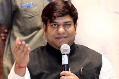 बिहार चुनाव 2025: महागठबंधन की खींचतान के बीच वीआईपी ने जारी किया 11 प्रत्याशियों के सूची का बड़ा दांव