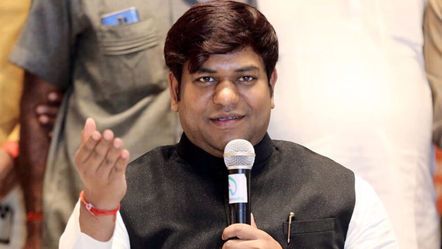 बिहार चुनाव 2025: महागठबंधन की खींचतान के बीच वीआईपी ने जारी किया 11 प्रत्याशियों के सूची का बड़ा दांव