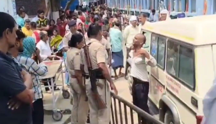 बेगूसराय सदर अस्पताल में घंटों चला हाई वोल्टेज ड्रामा: परिजनों ने पोस्टमार्टम कराने से किया इनकार, पुलिस से भी उलझे