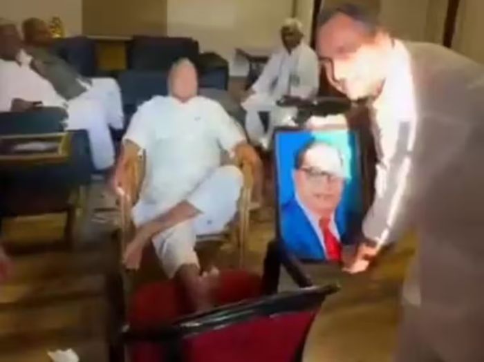 बाबा साहब डा. भीमराव आंबेडकर के अपमान के लिए लालू या बीजेपी किसे मांगनी चाहिए माफी?