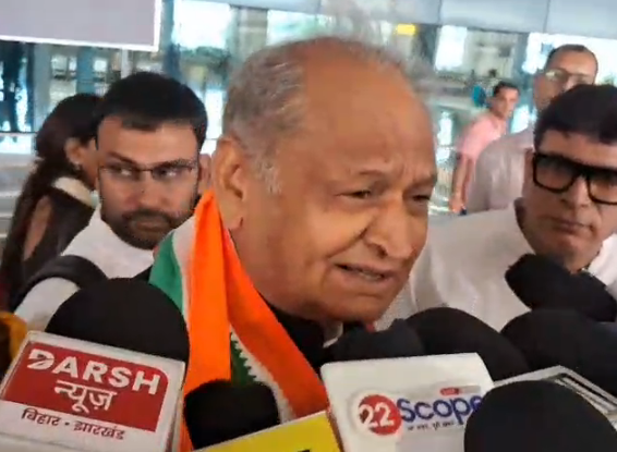 अशोक गहलोत का चुनाव आयोग पर हमला, मतदाता सूची पुनरीक्षण पर भड़के गहलोत