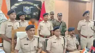 4 लोगों को फांसी पर लटकानेवाला खूंखार नक्सली अखिलेश ने किया आत्म-समर्पण .