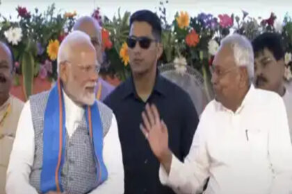 मोदी और नीतीश ने जमकर RJD को खरी-खोटी.