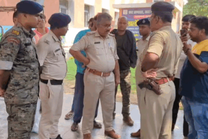 आरा-बक्सर फोर लेन पर ट्रक और कार की सीधी टक्कर, दरोगा की मौके पर ही मौत