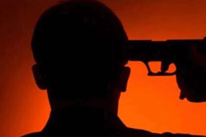 पुलिस लाइन में जवान ने सर्विस रिवॉल्वर से खुद को मारी गोली, वाराणसी मे हो रहा ईलाज.