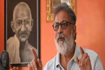 बिहार के चंपारण में तुषार गांधी के साथ दुर्व्यवहार पर भड़की कांग्रेस,कहा-शर्मनाक .