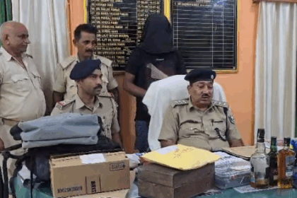 बेगूसराय नगर थाना पुलिस को बड़ी सफलता, 700 ग्राम स्मैक व विदेशी शराब के साथ युवक गिरफ्तार