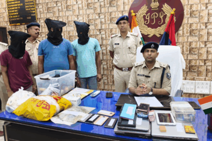 बिहार में सरकारी नौकरी परीक्षाओं में हाई-टेक धांधली का भंडाफोड़: गंजी-चप्पल में डिवाइस लगाकर चोरी