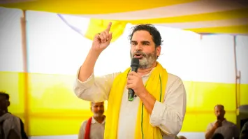 बिहार में 'जनसुराज' बनाम 'सुशासन': चुनाव में सिमटी पार्टी के पास सिर्फ समय,जदयू ने नीतीश जैसा कद पाना नामुमकिन