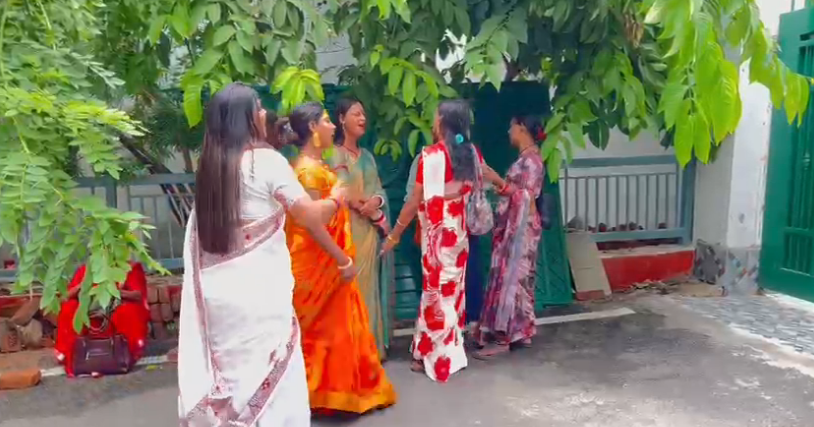 तेजस्वी यादव के बेटे इराज को किन्नरों ने दिया आशीर्वाद, कहा – 'तेजस्वी बनेंगे मुख्यमंत्री'