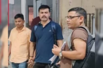 भारत-नेपाल बॉर्डर पर कुछ ऐसा हो रहा जो 'देश विरोधी है, वाणिज्य अधीक्षक और पार्सल क्लर्क अरेस्ट.