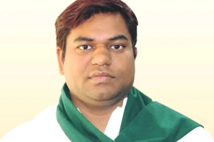 नीतीश कुमार की तारीफ़ लेकिन बिहार की राजनीति में युवा ब्रिगेड को शिफ्ट करने का समय .