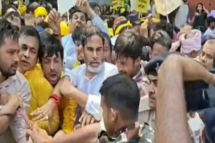 PK ने DYSP को लगाईं लताड़, इतना दम है कि लाठी चलाओगे, आओ मारो,जीना हराम कर देंगे.