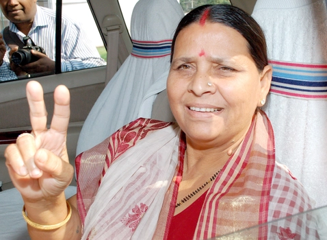 अपराध और वोटर लिस्ट पर राबड़ी देवी का नीतीश कुमार पर बड़ा हमला: "बेटा को CM बना दें, उनसे संभल नहीं रहा बिहार"