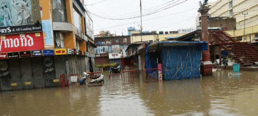 पानी-पानी हुआ पटना, घरों में कैद जिंदगी, मचा हाहाकार