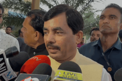 शाहनवाज़ हुसैन का तेजस्वी यादव पर पलटवार “प्रधानमंत्री का फोटो नहीं लगेगा तो किसका लगेगा?”