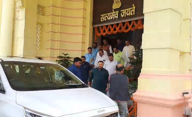 वोटर लिस्ट विवाद: महागठबंधन का विधानसभा अध्यक्ष से 'सदन में चर्चा कराओ, नहीं तो संग्राम' का अल्टीमेटम