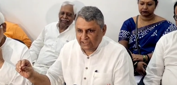 मंत्री विजय चौधरी का विपक्ष पर तीखा हमला: "हंगामे का मकसद घृणित, आतंक पर भी उठाए सवाल"
