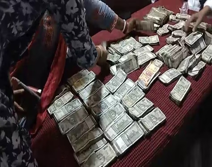 चरम पर भ्रष्टाचार, 10 साल में 150 करोड़ की कमाई वाले इंजीनियर की पूरी कहानी….
