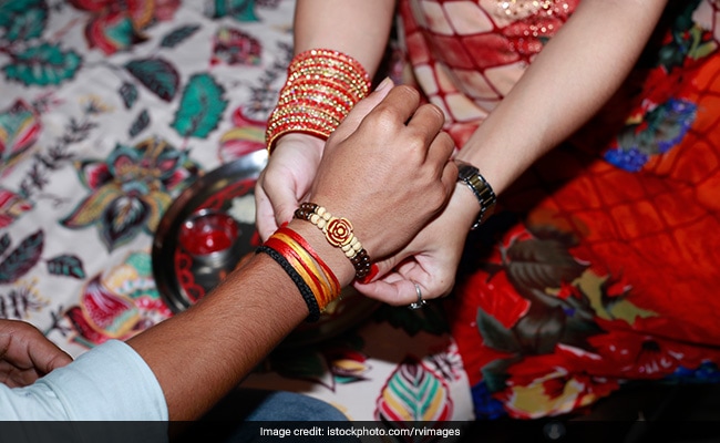 रक्षा बंधन 2025: जानें राखी बांधने की सही विधि और दिशा का महत्व...