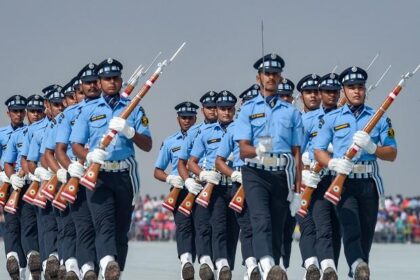 सपनों को पंख दें, इंडियन एयर फोर्स में ऐसे बनाएं करियर...
