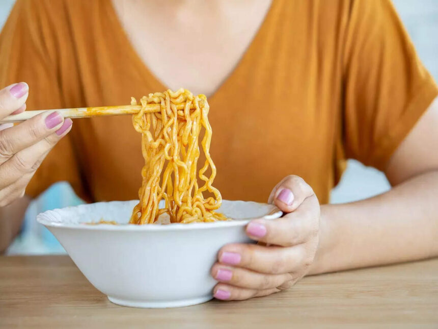 स्वाद में बेस्ट, सेहत के लिए रिस्क! इंस्टेंट नूडल्स पर भारत की ग्लोबल पोजीशन...